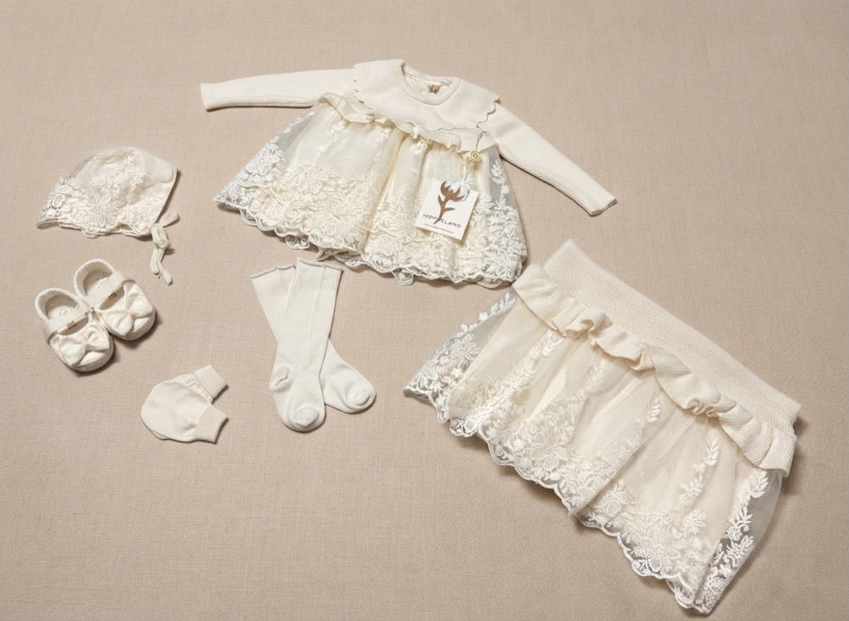 Set Nascita Neonata 6 Pezzi con Abitino in Pizzo e Scialle – Art. 8398
