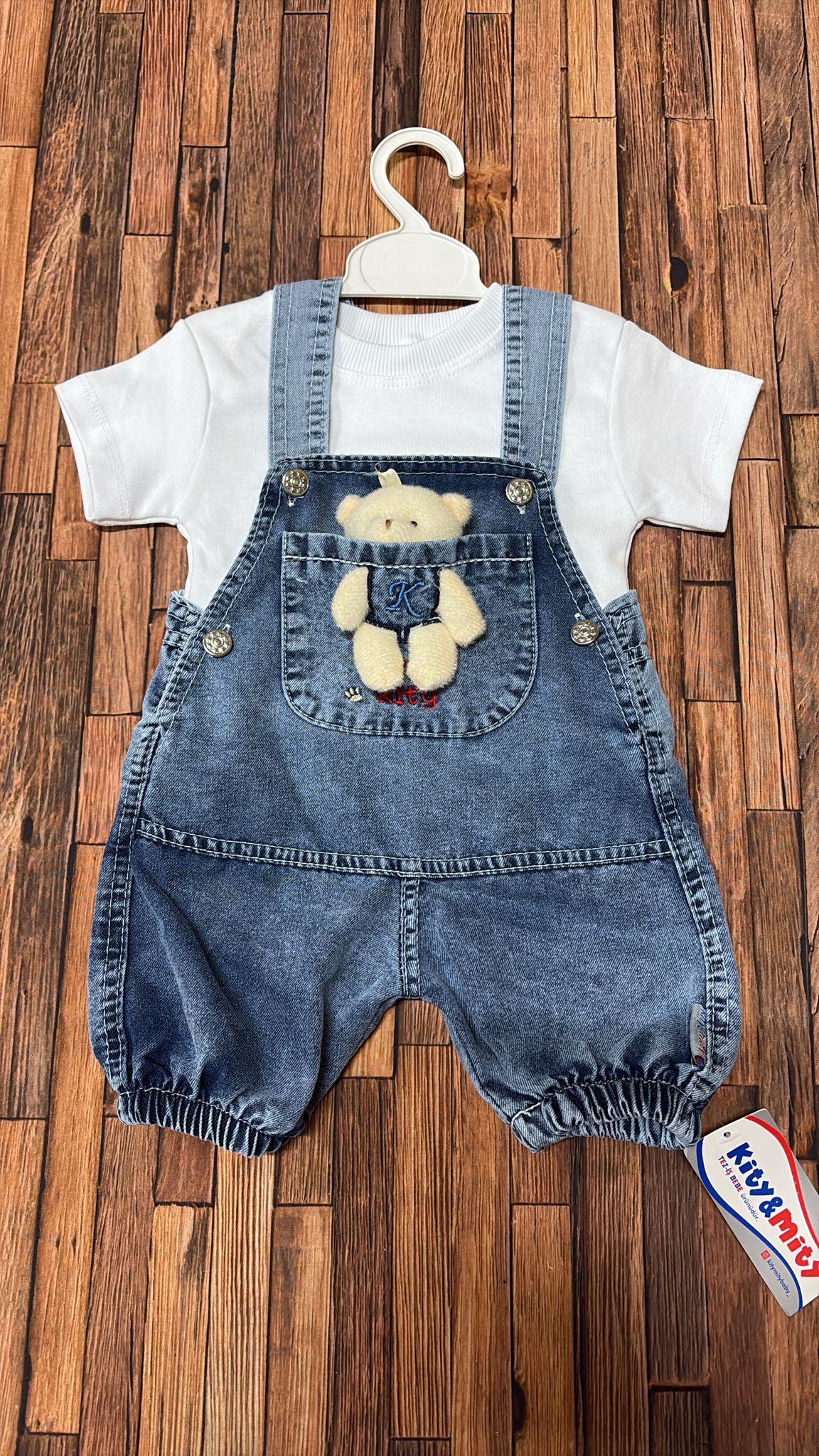 Salopette in jeans con t-shirt Art. 2600