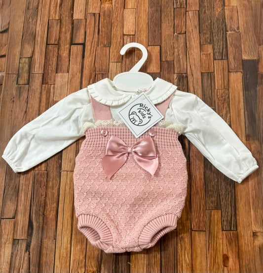 Pagliaccetto Neonato in Maglia con Fiocco – Rosa Cipria | Art. 1177