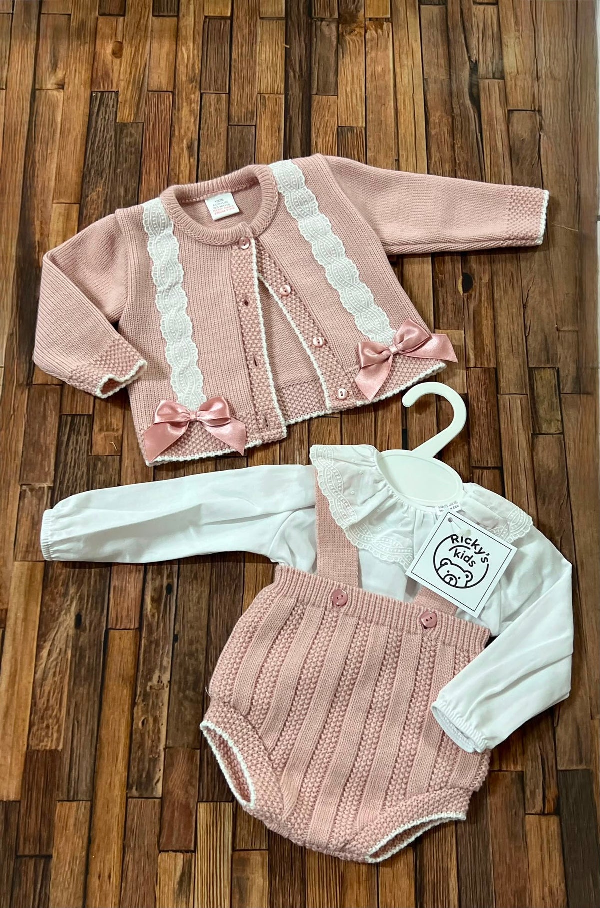 Completo Pagliaccetto Neonata Modello Lana con Cardigan – Art. 1173