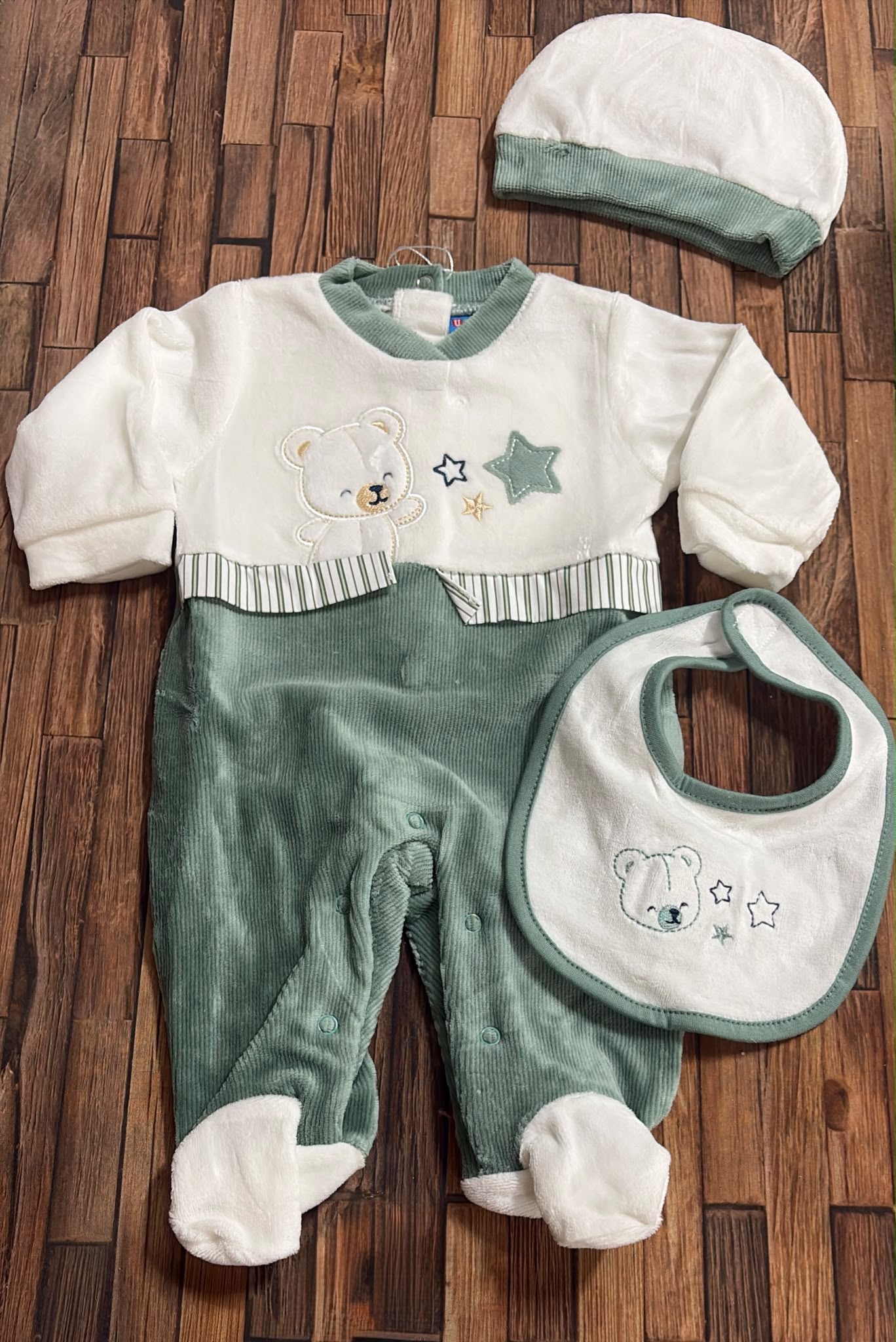 Tutina in Ciniglia Neonato con Bavetta e Cappellino