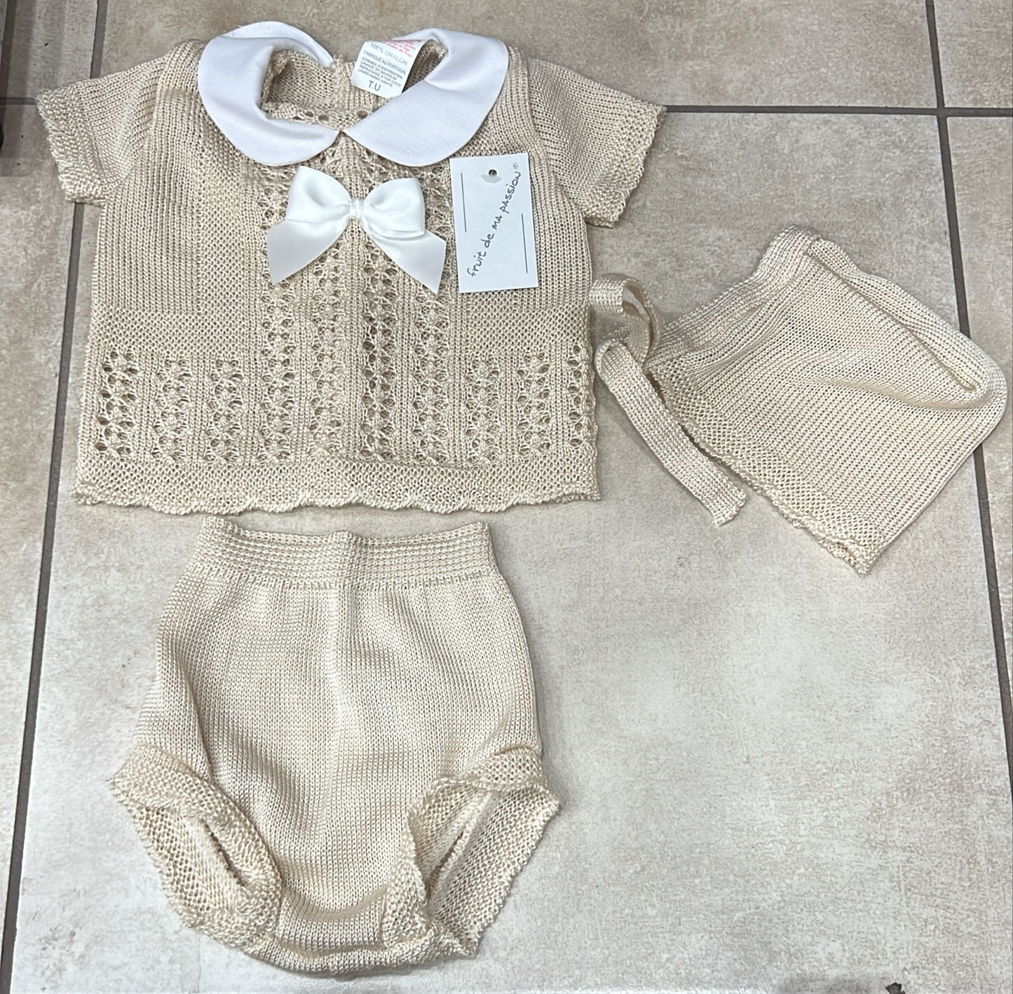Completo neonato tipo filo con cuffietta coordinata