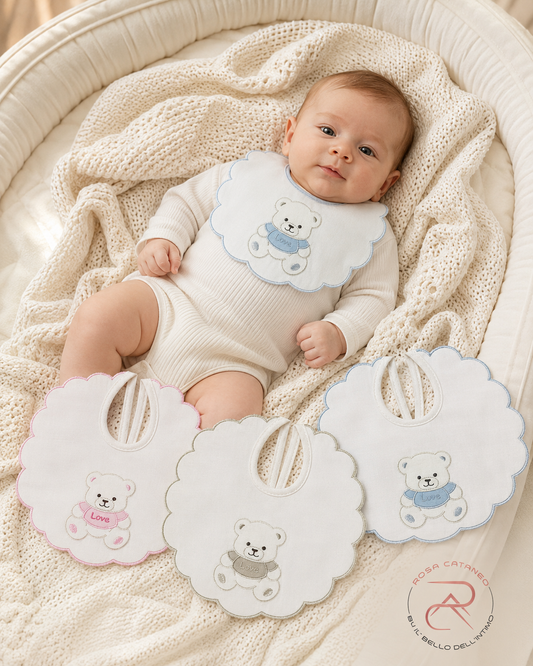 Bavaglino Ricamato Neonato in 100% Cotone Orsetto Love – Ornella BV003-151
