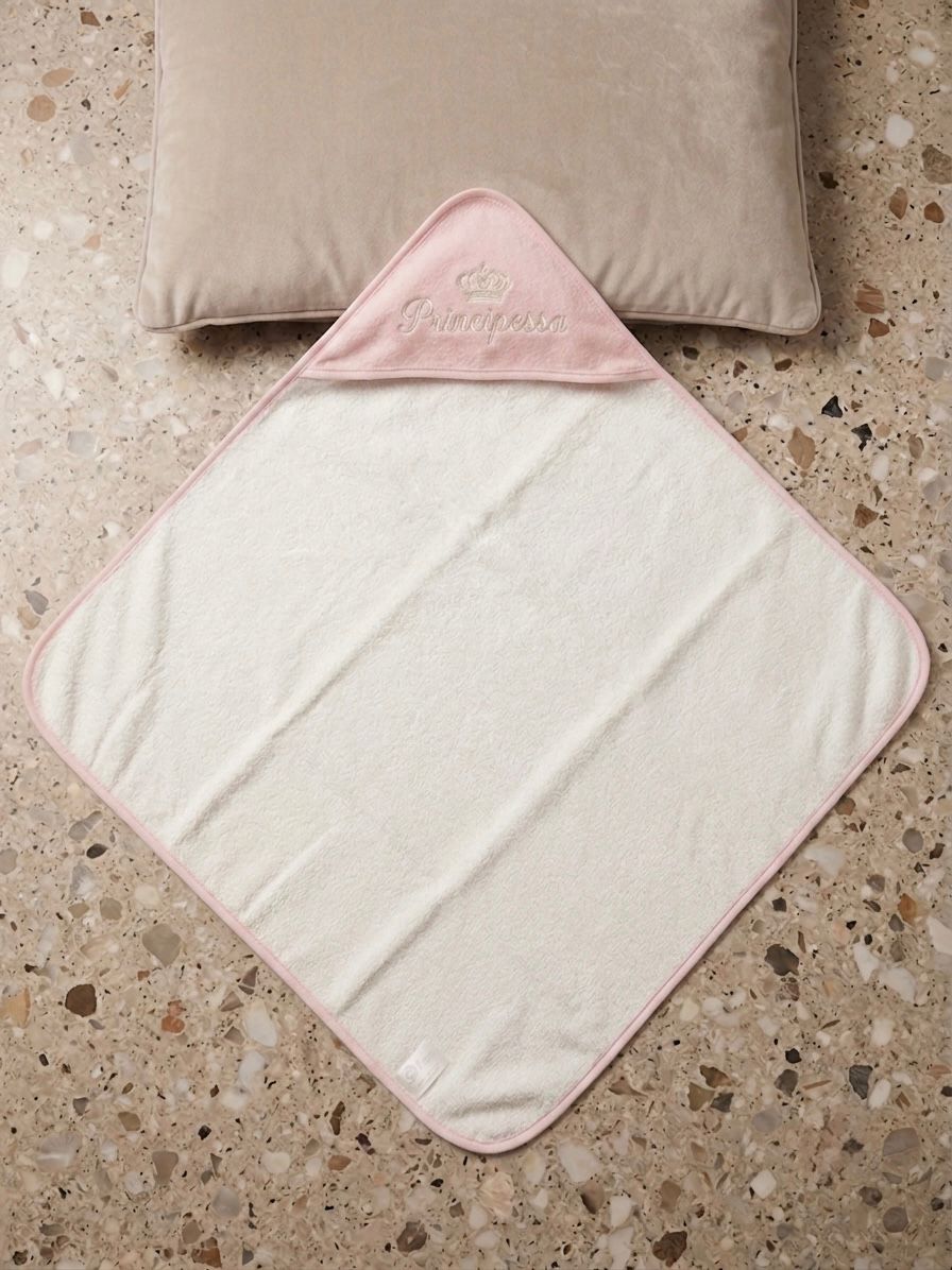 Accappatoio Neonato con Cappuccio Ricamato Principino e Principessa in Spugna 70x70 cm Made in Italy