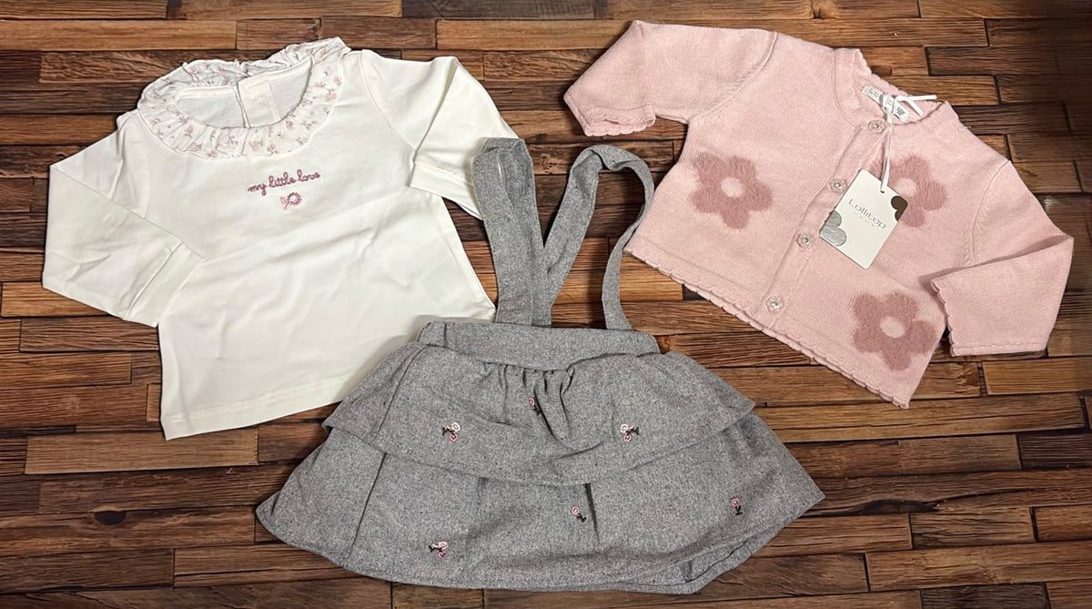 Completo Neonata 3 Pezzi con Gonna Salopette e Cardigan – Art. BS-8705