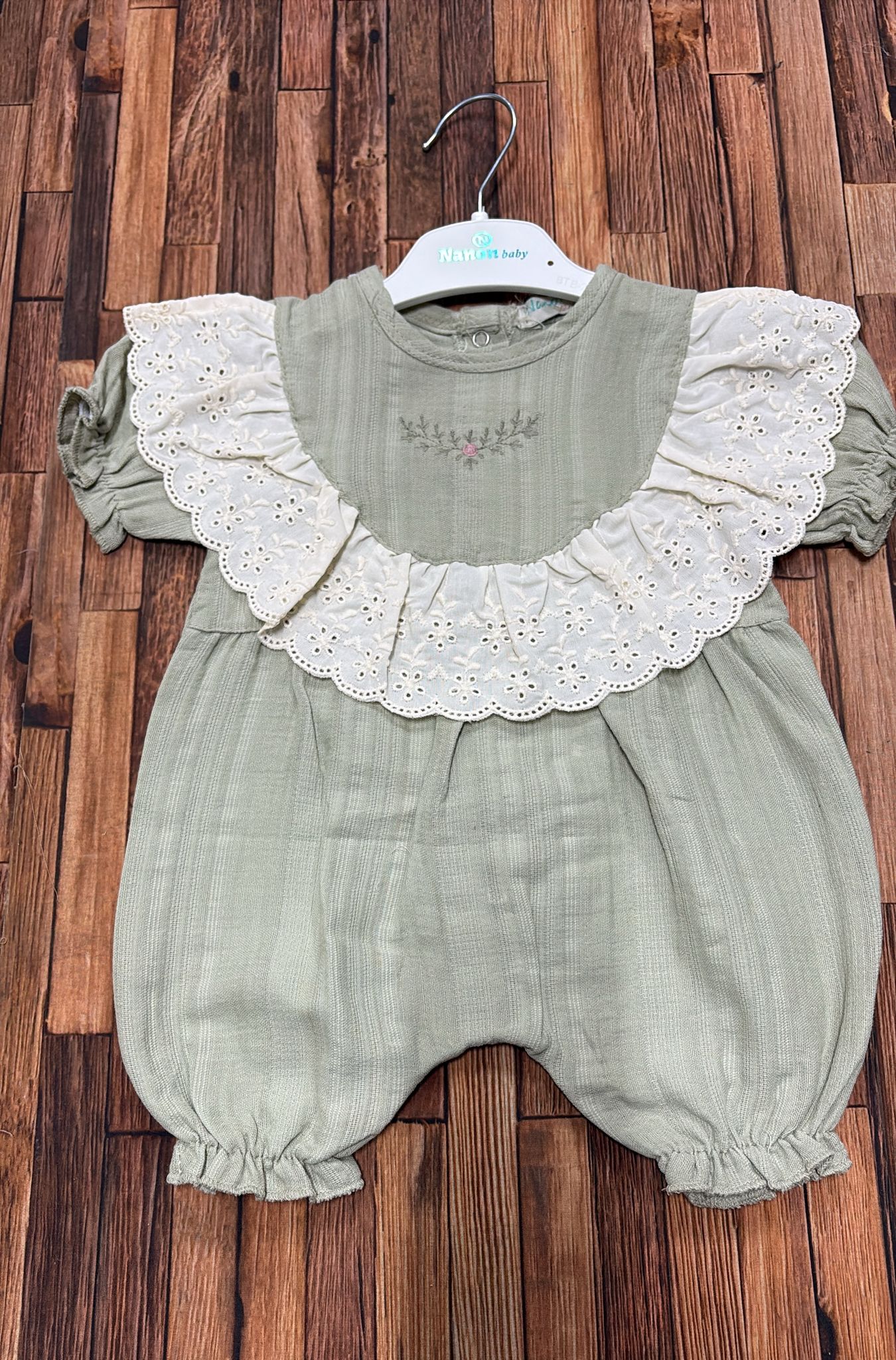 Pagliaccetto Neonata in Cotone con Maxi Rouche Sangallo 🌸