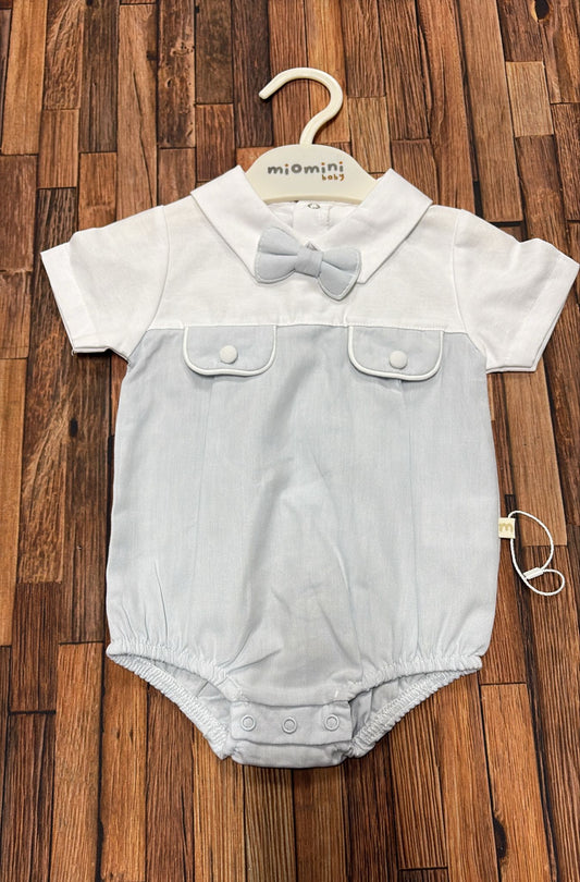 Pagliaccetto Elegante con Papillon 👶🤍