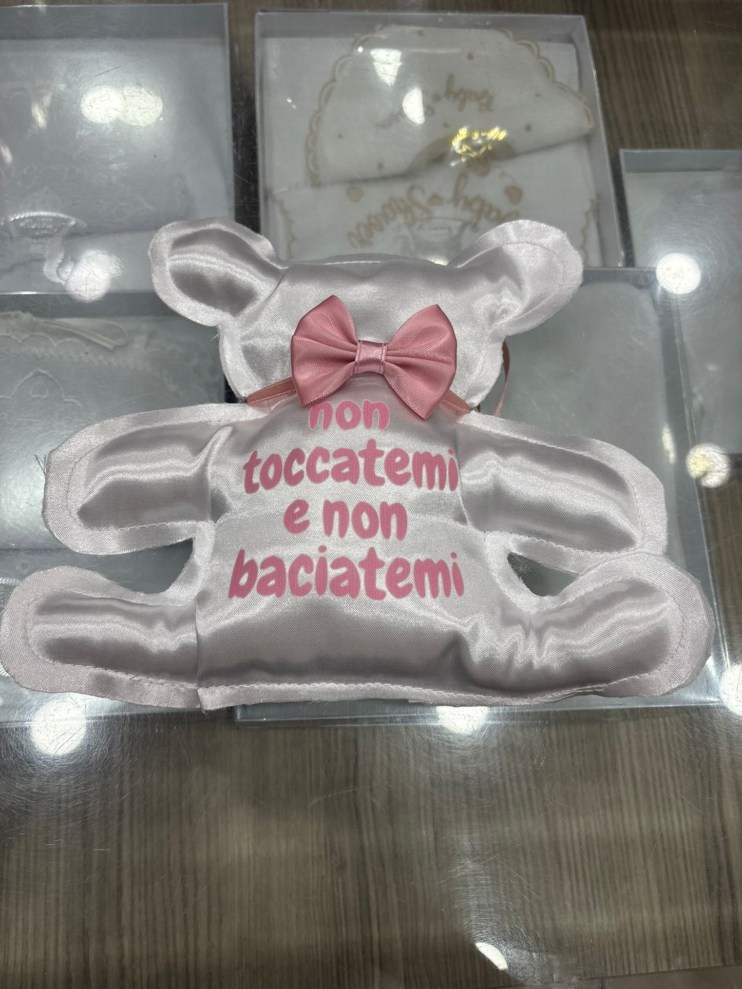 Orsetto Nascita con Frase “Non Toccatemi e Non Baciatemi” – Idea Regalo Neonato