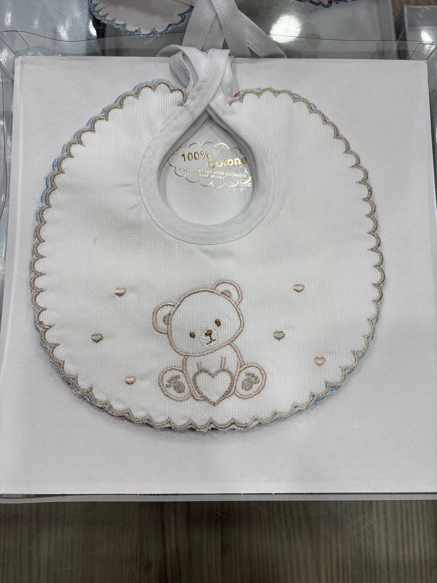 Bavetta Neonato in Piquet 100% Cotone IRGE con Ricamo Orsetto e Cuore