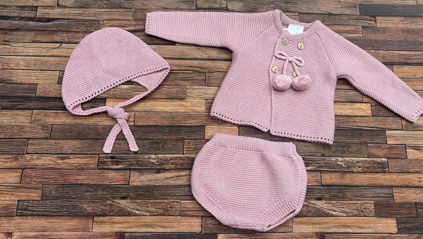 Completo Neonato in Maglia con Cappellino Mod. Lana Ref. 350