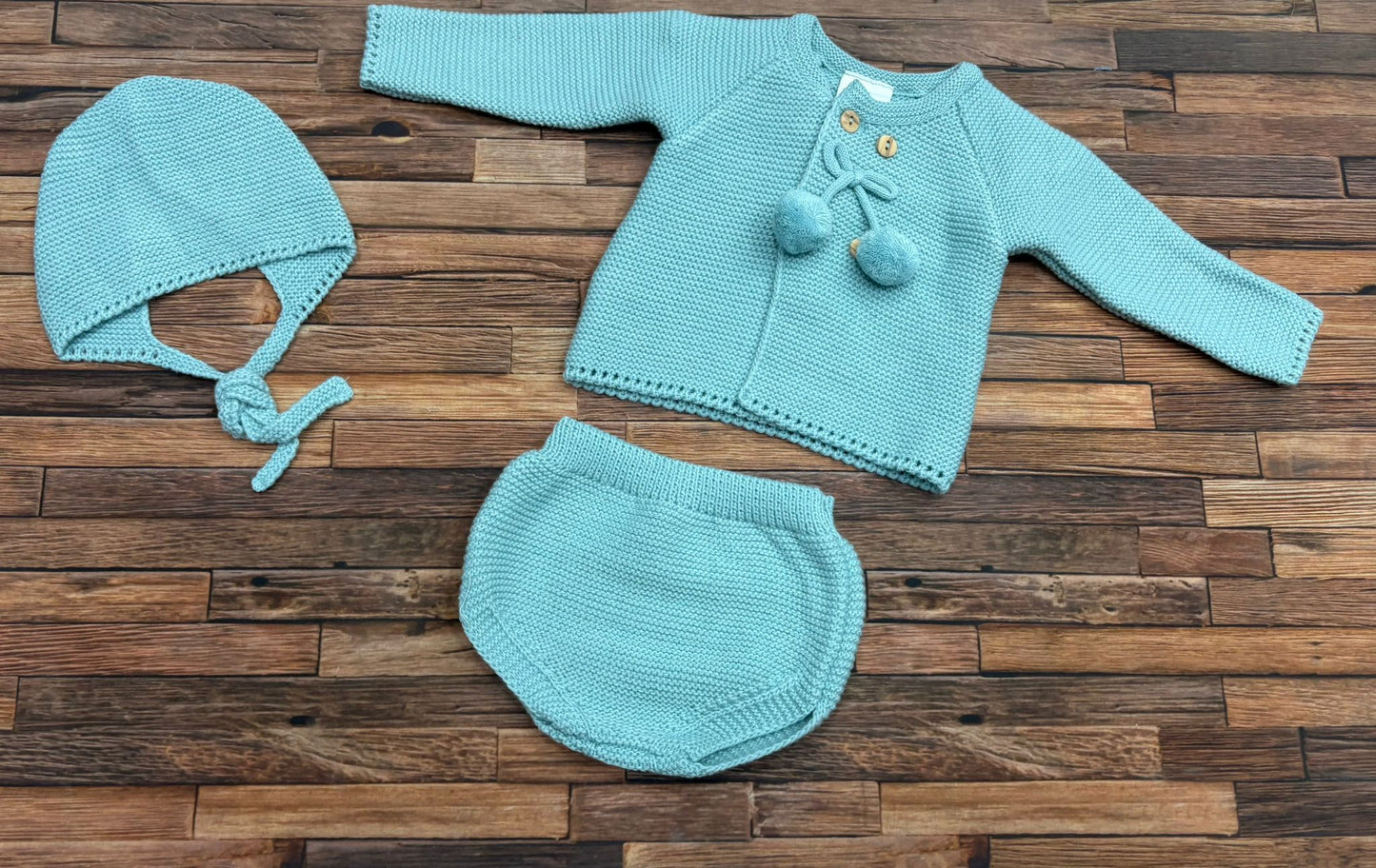 Completo Neonato in Maglia con Cappellino Mod. Lana Ref. 350