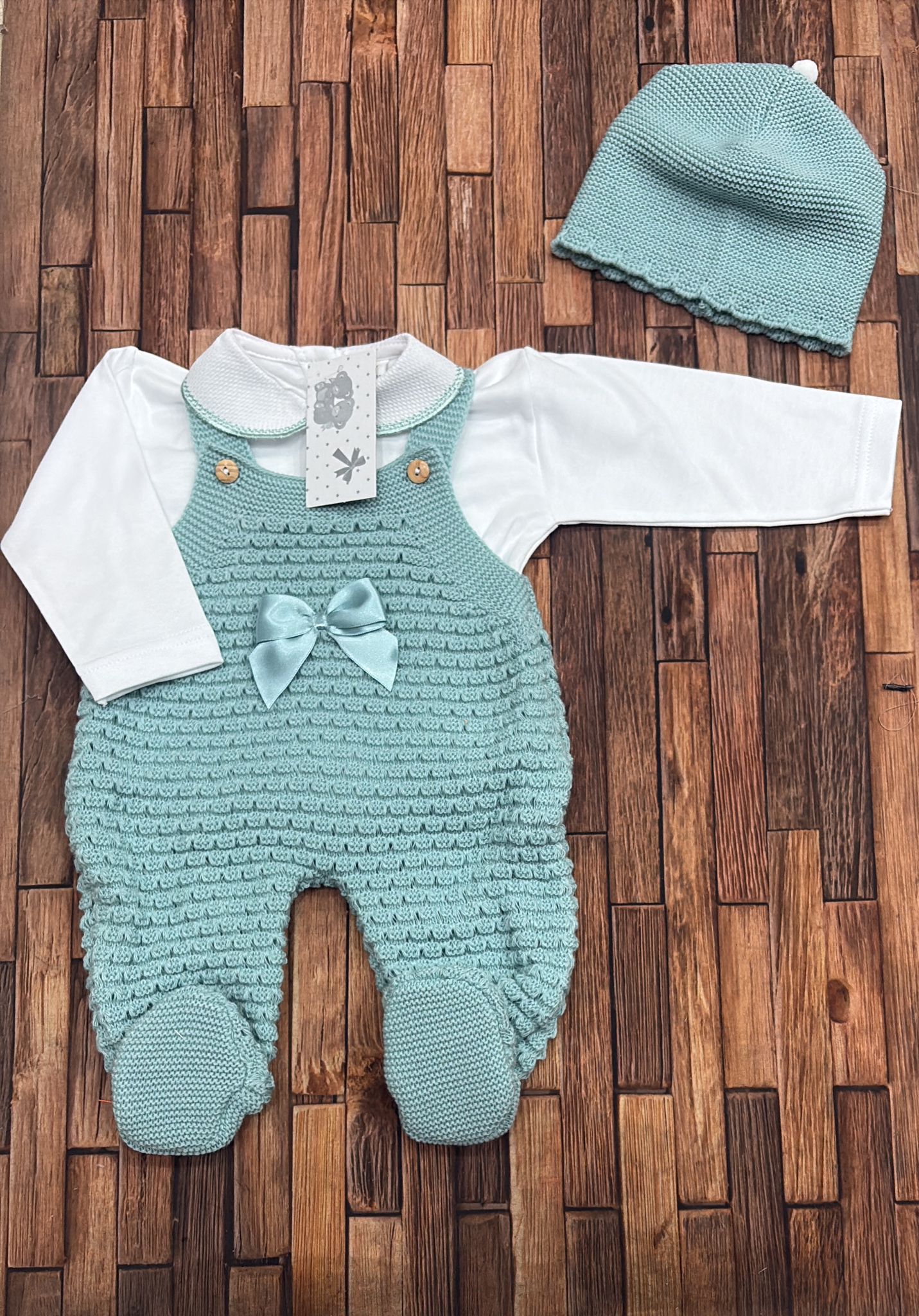 Salopette Neonato con Cappellino in Maglia Art. 0604 Beige Cielo Verde Salvia Rosa Panna Avio