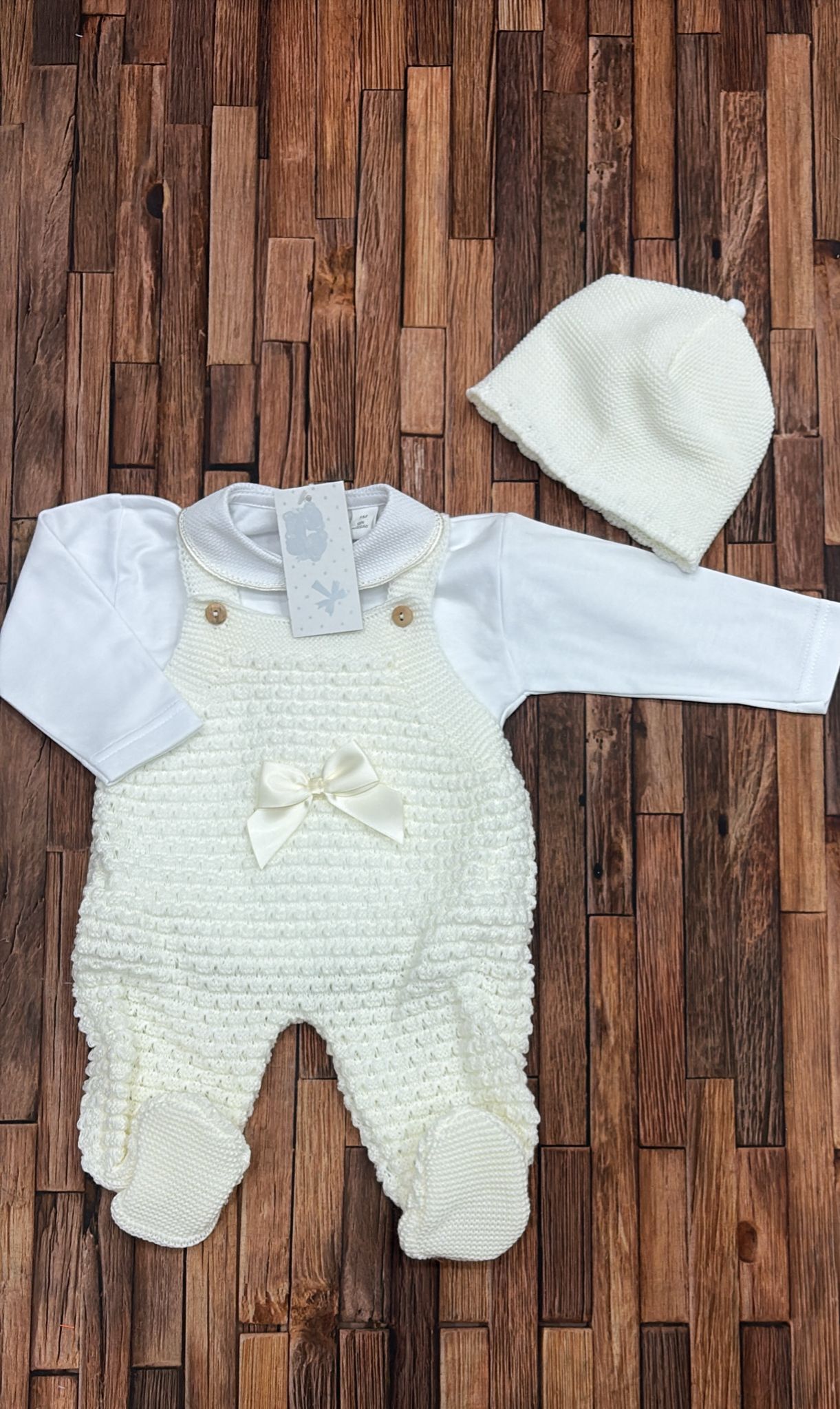 Salopette Neonato con Cappellino in Maglia Art. 0604 Beige Cielo Verde Salvia Rosa Panna Avio