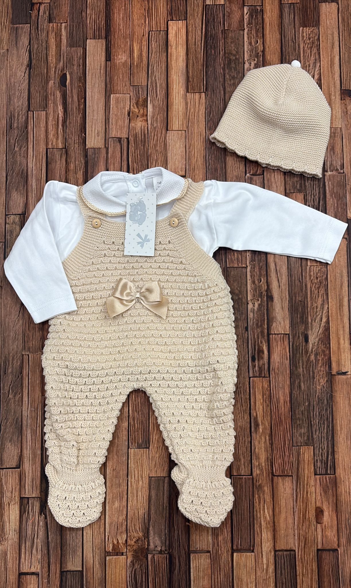 Salopette Neonato con Cappellino in Maglia Art. 0604 Beige Cielo Verde Salvia Rosa Panna Avio