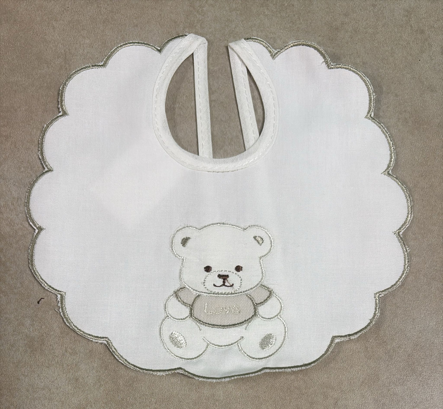 Bavaglino Ricamato Neonato in 100% Cotone Orsetto Love – Ornella BV003-151