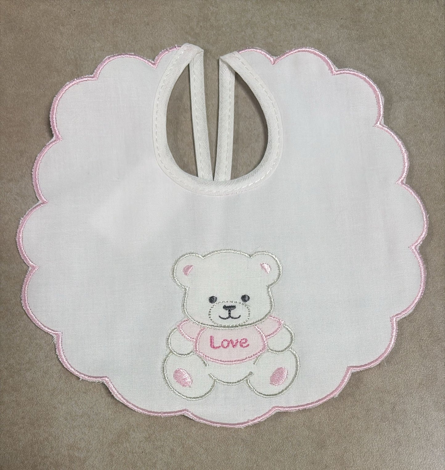 Bavaglino Ricamato Neonato in 100% Cotone Orsetto Love – Ornella BV003-151