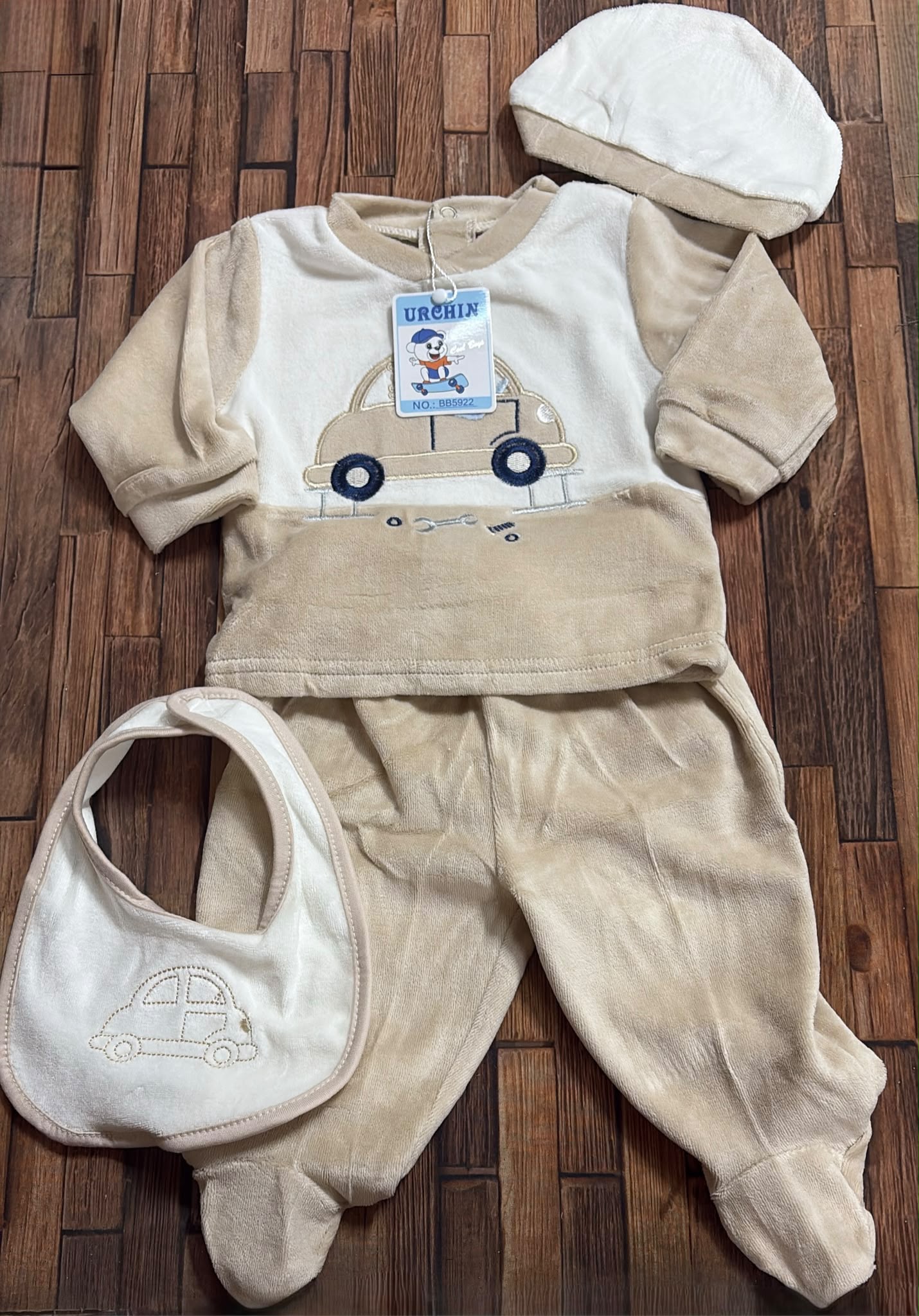 Tutina in Ciniglia Neonato con Bavetta e Cappellino