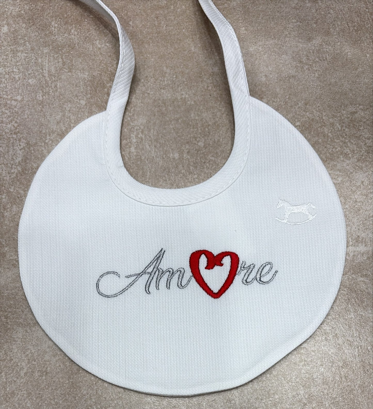 Bavetta Neonato Ricamata "Amore"