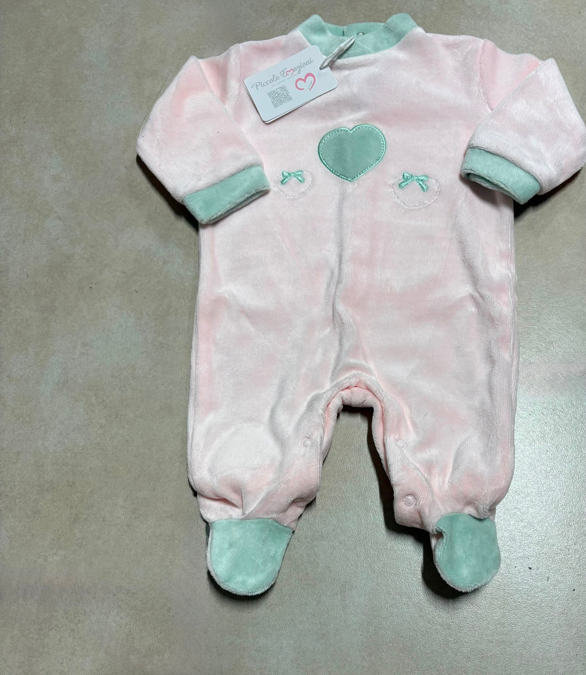 Tutina Neonata in Ciniglia Piccole Emozioni – Art. 630 Dis. 2