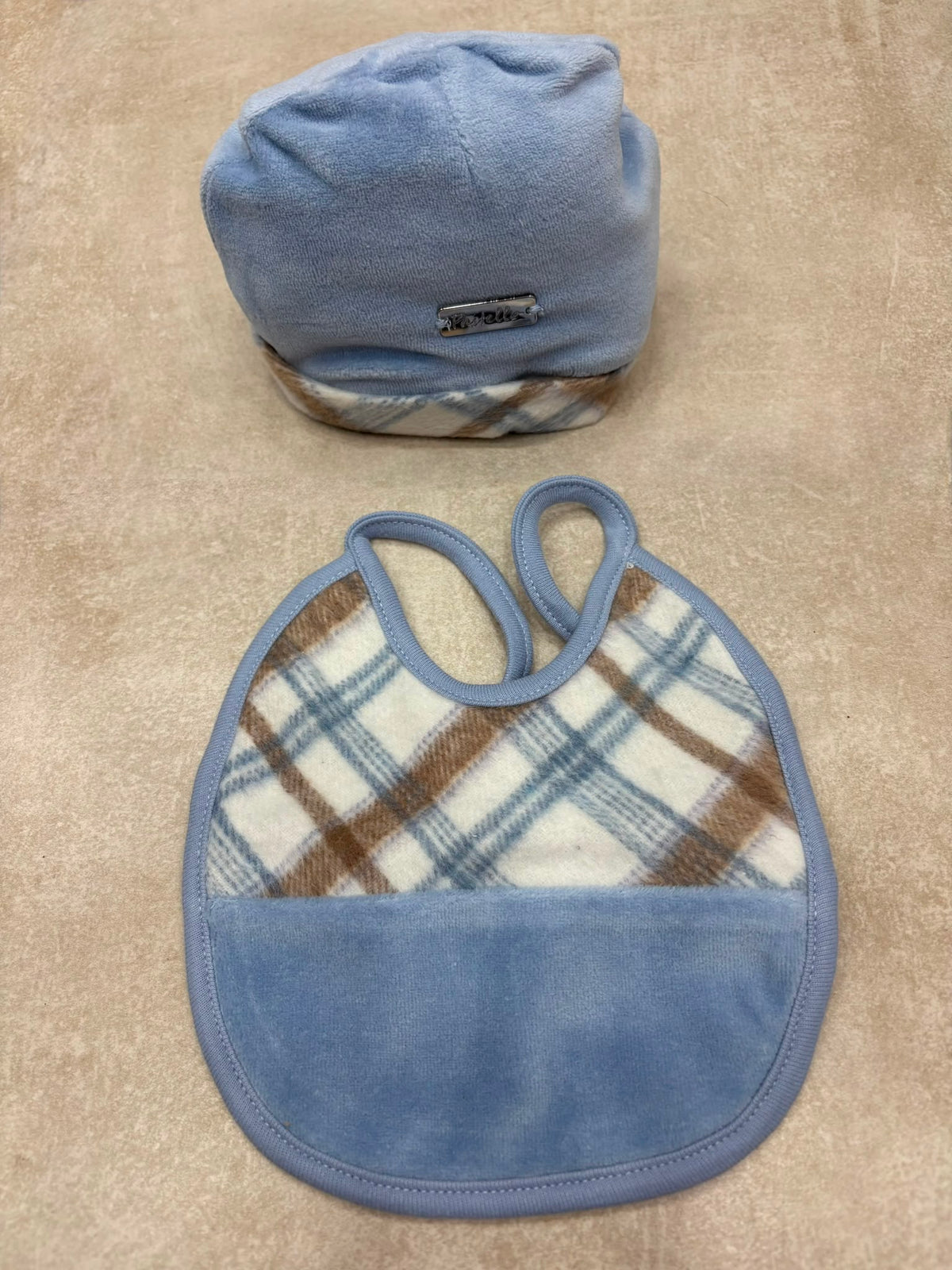 Set Cappellino e Bavetta Neonato Pastello Chic – Art. SET31AH