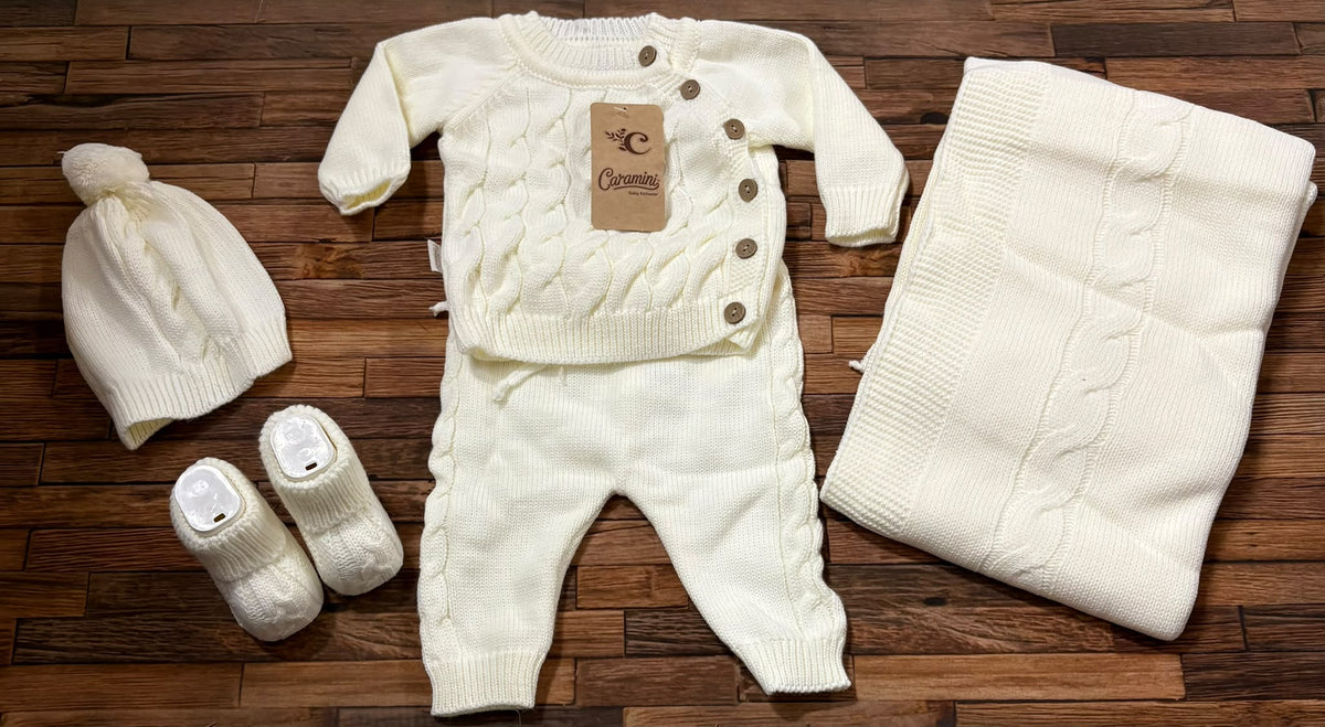 Set Nascita 5 Pezzi in Maglia Caramini con Scialle
