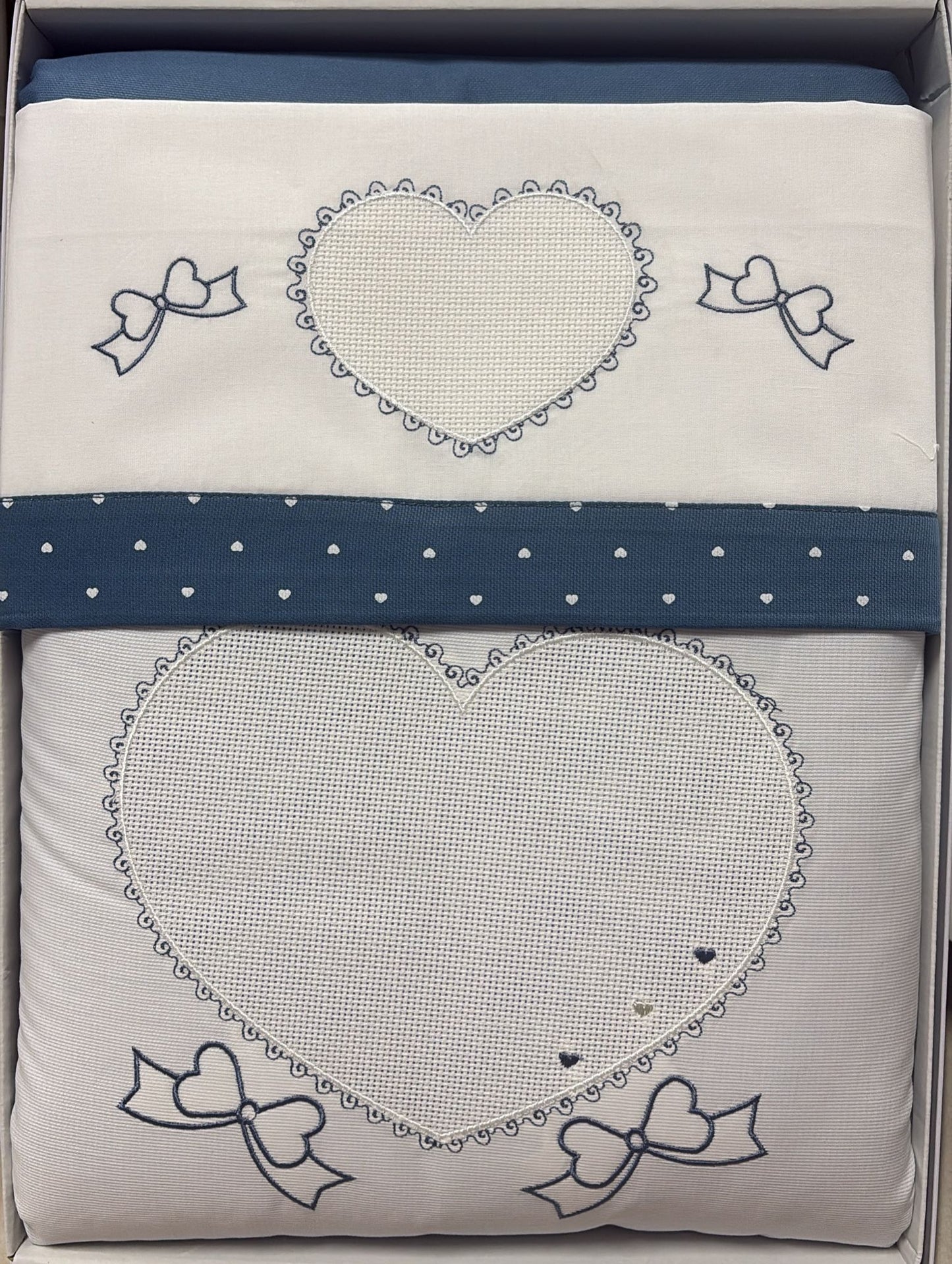Set 4 Pezzi Coordinato Culla 100% Cotone con Cuore Ricamato – Ornella
