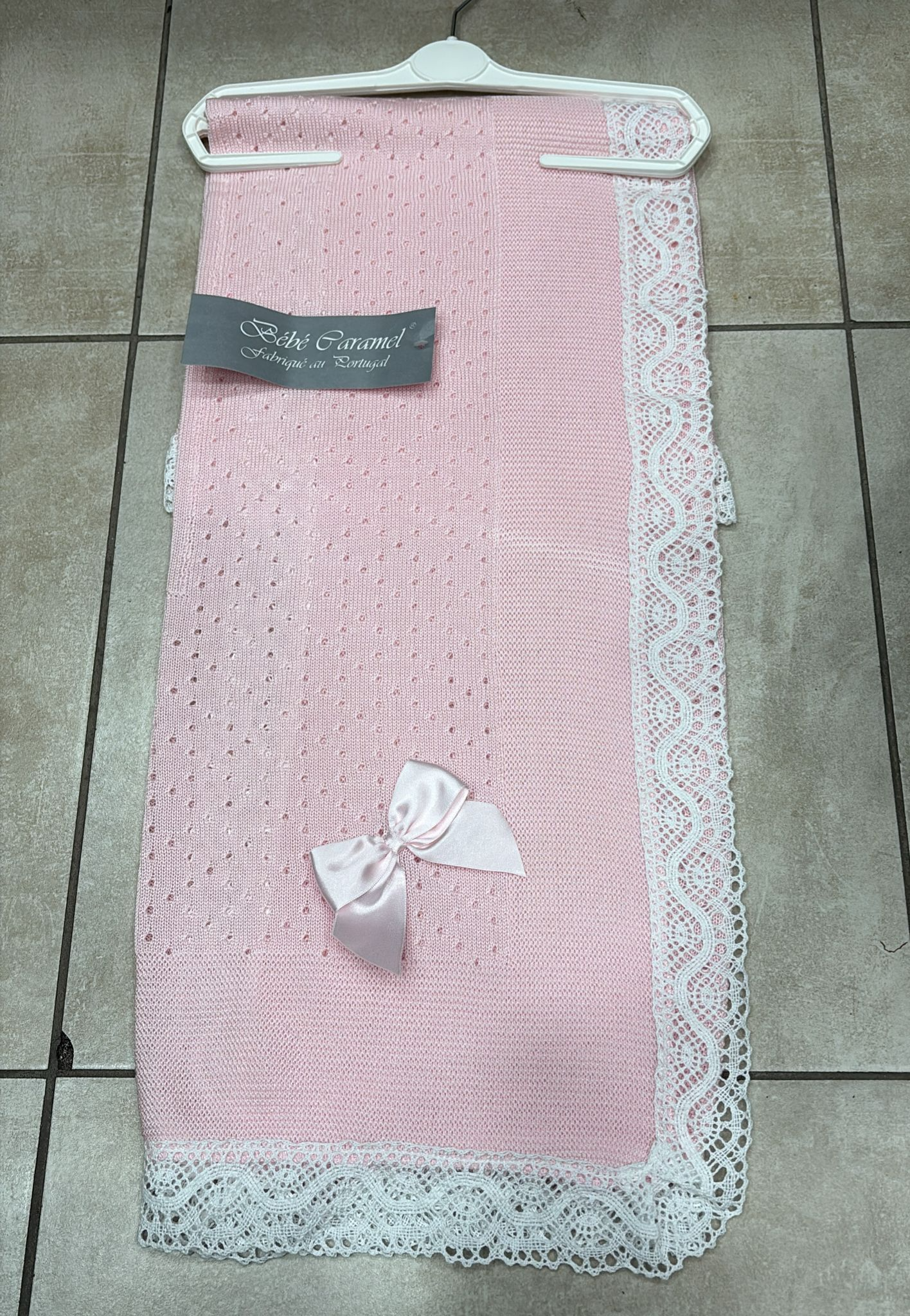 Scialle neonato in filo con pizzo – Rosa Cataneo