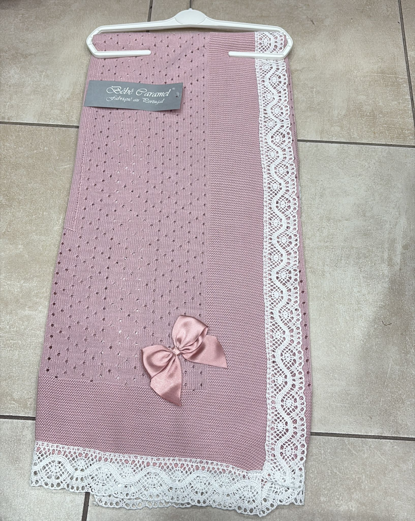 Scialle neonato in filo con pizzo – Rosa Cataneo